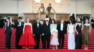 Almodóvar y su amarga Navidad entran en escena en Cannes