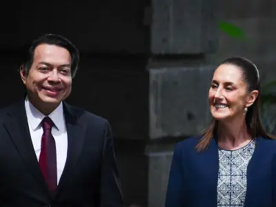 Anuncian aumento salarial del 9% para maestros en México