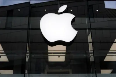 Apple negocia con Intel y Samsung fabricar chips en EE. UU.