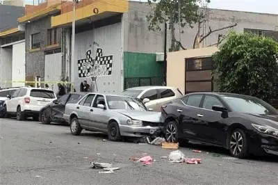 Asaltan empresa, chocan y abandonan el botín en Nuevo León