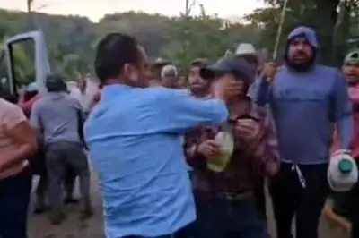 Atacan a edil en Puebla con machetes
