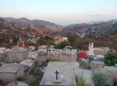 Ataques con bombas y armas de alto poder en Huitzapula, Guerrero