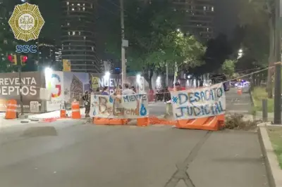 Bloquean Mariano Escobedo por obra en Polanco; caos vial