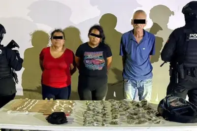 Caen dos mujeres y un hombre con 100 dosis de droga en operativo
