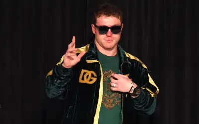 Canelo enfrentará a Mbilli en Riad en septiembre