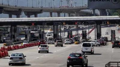 Caseta de Tlalpan saturada por salida de vacacionistas en México-Cuernavaca