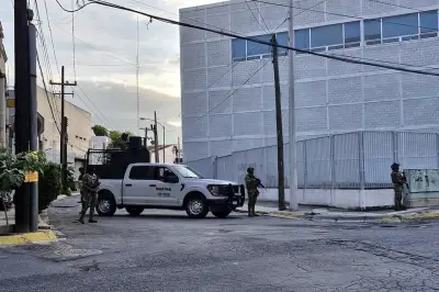 Catean federales y marinos bodega en San Jerónimo