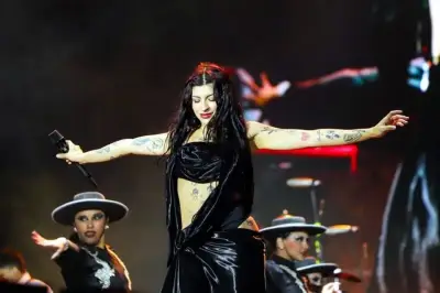 Cazzu lleva su Latinaje al Festival Emblema con potente show