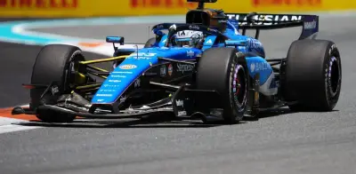Checo Pérez gana un puesto en la Sprint de Miami por sanción a Albon