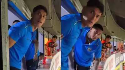 Chiquete Orozco se enfrenta a aficionado del Atlas en el Estadio Jalisco