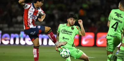 Chivas busca a Denzell García, el joven mediocampista de Bravos