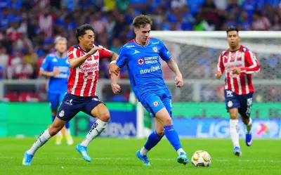 Chivas y Cruz Azul empatan 2-2 y dejan abierta la Semifinal