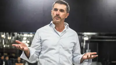 Claves del veto de Morena a Sergio Mayer: baja definitiva del padrón