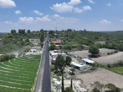 Construyen camino de 3.3 km en Tecali, Puebla para conectar comunidades