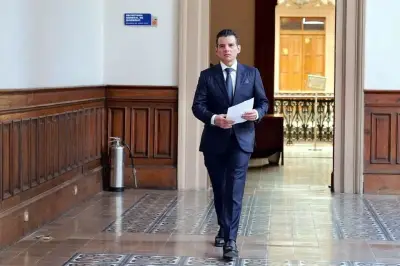 Critican renuncias de morenistas y defienden la de Herrera