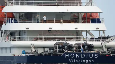 Crucero Hondius zarpa a Rotterdam tras brote de hantavirus