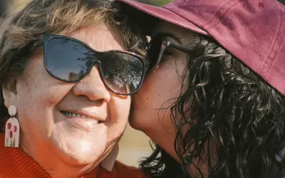 Cuidado digno de mamá en vejez: autonomía y amor sin sobreprotección