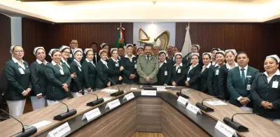 Día de la Enfermería: Zoé Robledo destaca labor de 136 mil profesionales en IMSS