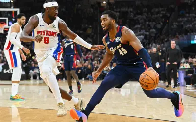 Donovan Mitchell explota con 43 puntos y Cavs empatan serie ante Pistons
