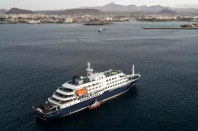 Evacúan a 3 enfermos con hantavirus de crucero en Cabo Verde