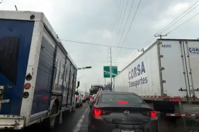 Filas de 4 km en Monterrey por semáforos sin luz