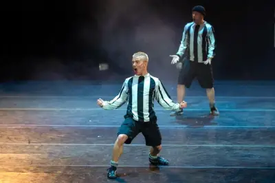 Fútbol y danza chocan en escenario mexicano