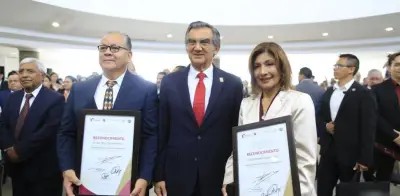 Gobernador de Tamaulipas reconoce labor de maestros en el Día del Maestro