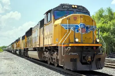 Hallan 6 cuerpos en vagón de tren en Laredo, Texas