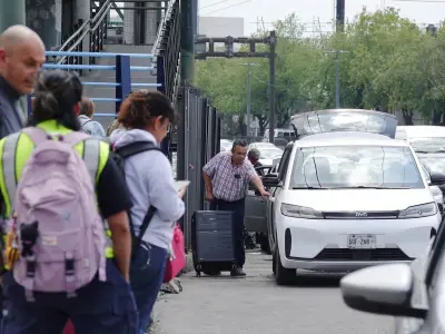 Hoy No Circula viernes 1 de mayo: autos azules descansan