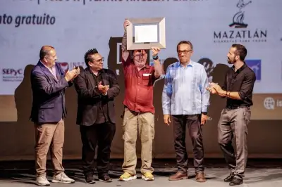 Jaime Camarena recibe el Premio de Danza José Limón
