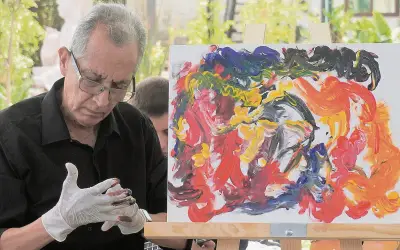 Javier Jiménez: el arte de pintar la música en un performance único