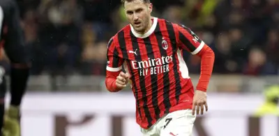 La Gazzetta critica el calvario de Santiago Giménez: 200 días sin gol