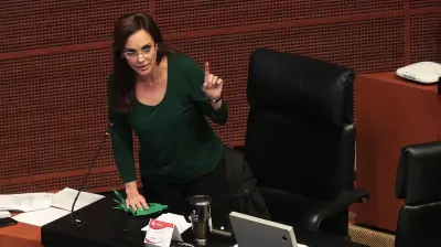 Lilly Téllez exhibe ausencia de Inzunza en el Senado