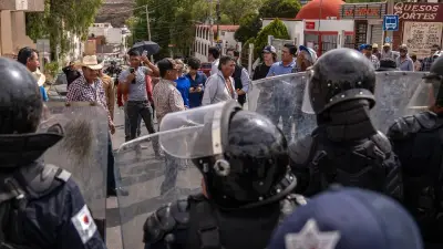 Morena se concentra en glorieta de Pancho Villa para marcha en Chihuahua