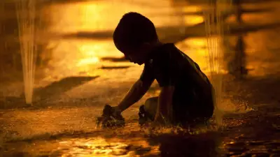 Niños olvidados en autos: ola de calor cobra vidas en México