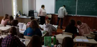 Padres y expertos rechazan fin anticipado de clases en México