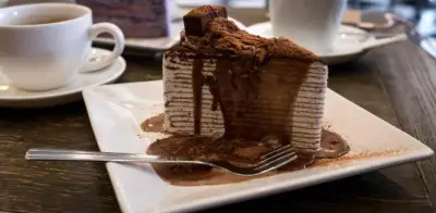Pastel de crepas de chocolate para mamá: receta fácil y deliciosa