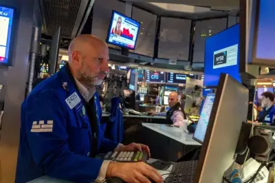 Pierden mercados de EU racha positiva; caen Nasdaq y S&P 500