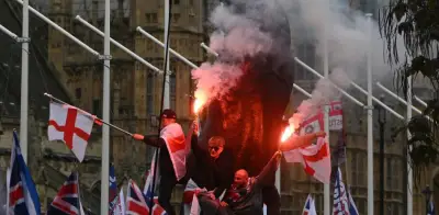 Protesta ultraderechista y marcha propalestina chocan en Londres