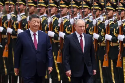 Putin y Xi se reúnen en ceremonia de bienvenida en Beijing