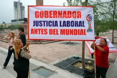 Reclaman renuncia del secretario laboral en México