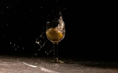 Ritual del limón con agua en Feng Shui: cómo y para qué sirve