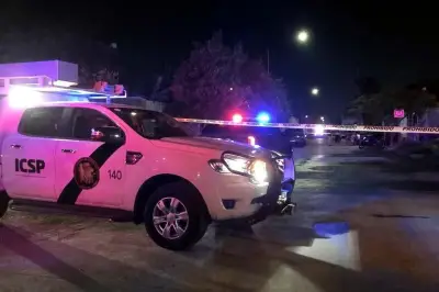 Sale de reunión, lo matan en taxi en la CDMX