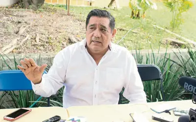 Salgado Macedonio insiste en candidatura pese a veto de nepotismo