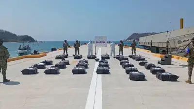Semar asegura 63 bultos de cocaína en tres operativos en el Pacífico