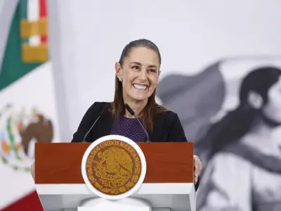 Sheinbaum defiende adelanto de vacaciones por calor y Mundial