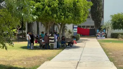 Sindicato levanta huelga en la UMSNH; 55 mil alumnos regresan a clases