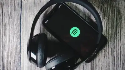 Spotify lanza función para conocer tu primera canción en su 20 aniversario