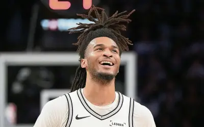 Spurs arrasan a Timberwolves y avanzan a final del Oeste