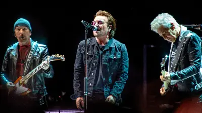 U2 se refugia en departamento de familia tras lluvia en CDMX